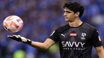 ياسين بونو يختار أبو تريكة كأفضل لاعب في تاريخ كرة القدم العربية